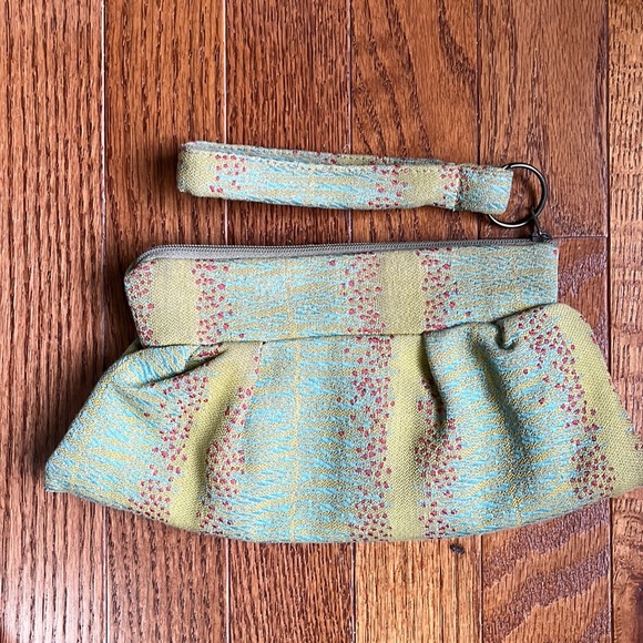 Maruca Design Chica Jacquard Clutch Wristlet - Picture 1 of 4